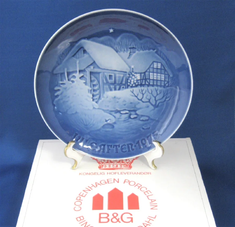 Bing And Grondahl Christmas 1975 Christmas At The Water Mill Annual Plate Blue