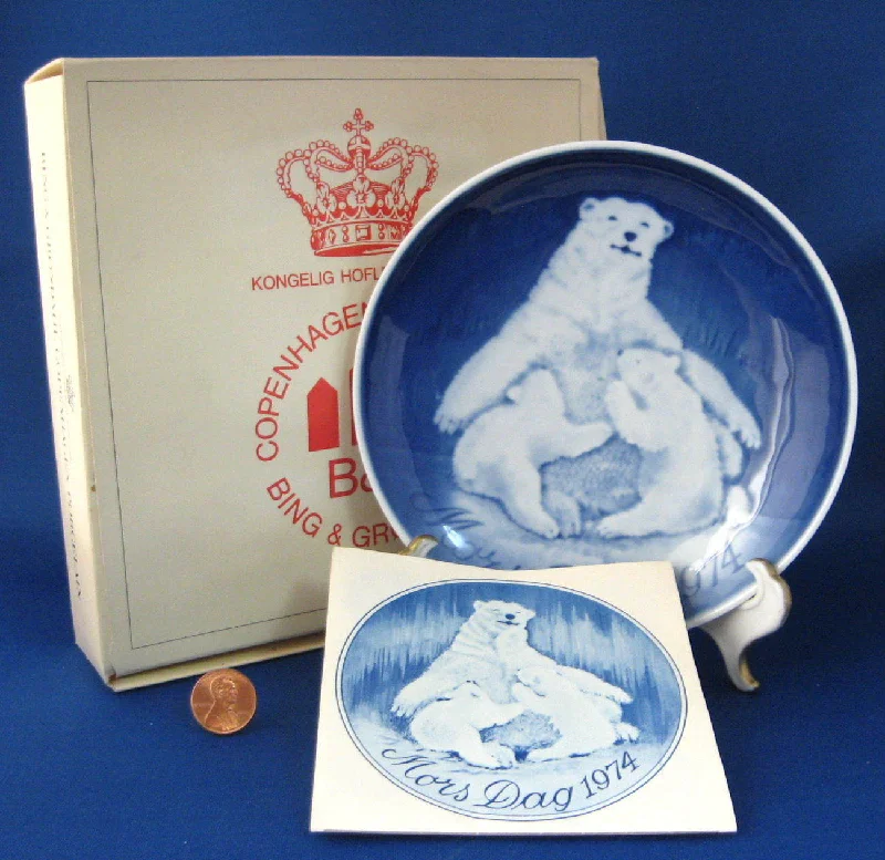 Bing And Grondahl Mothers Day Plate 1974 Mother Bear And Cub Boxed Blue White