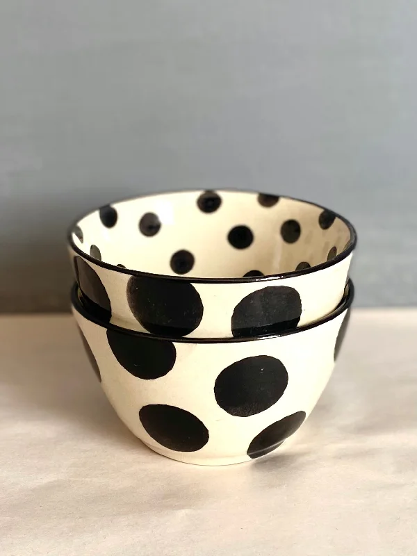 Polka dot pebbles bowl small in black. Set of 2. Size is for dessert/soup.