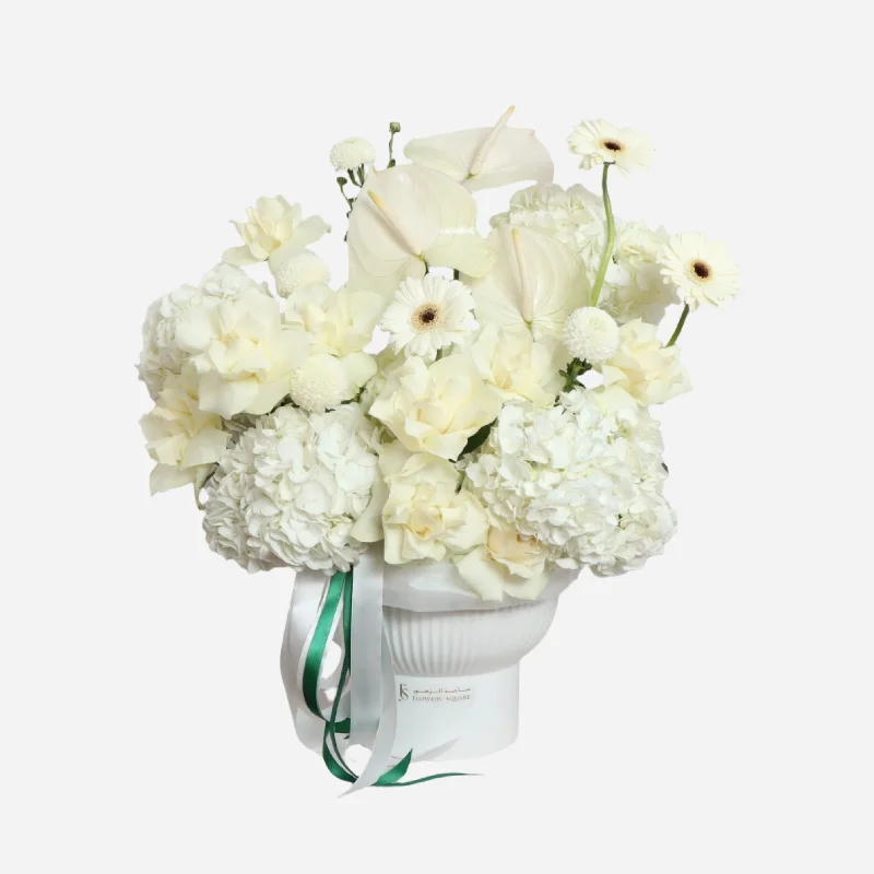 White Plush Flower Vase (65cmx40cm)